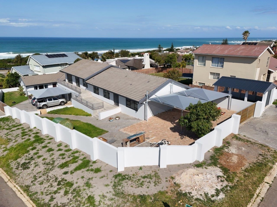 9 Bedroom Property for Sale in Jeffreys Bay Central Eastern Cape